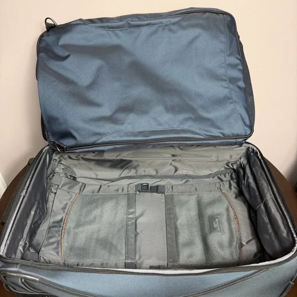 Briggs & Riley Transcend 23” Upright Rolling Duffle Luggage Blue TDUD526 $399